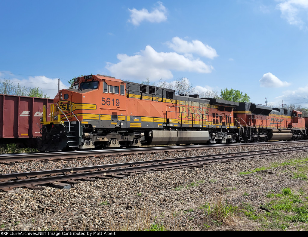 BNSF 5619